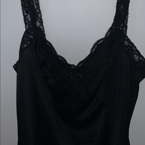 Cute silk black top~ (guessing) size S/M? - Picture 2 of 3